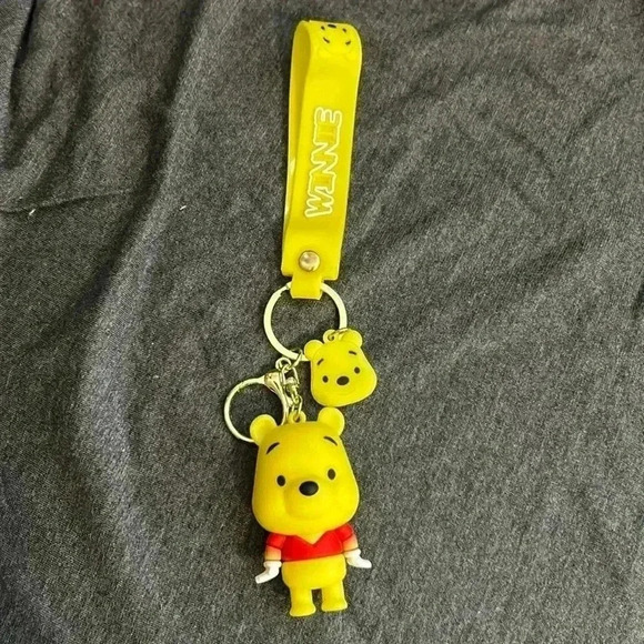 Disney Accessories - Winnie the Pooh key chain.